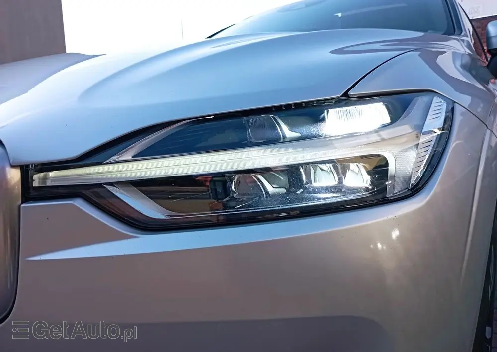 VOLVO XC 60 D5 AWD R-Design