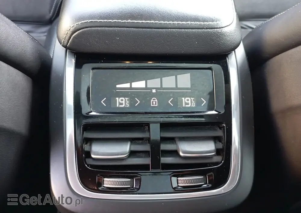 VOLVO XC 60 D5 AWD R-Design