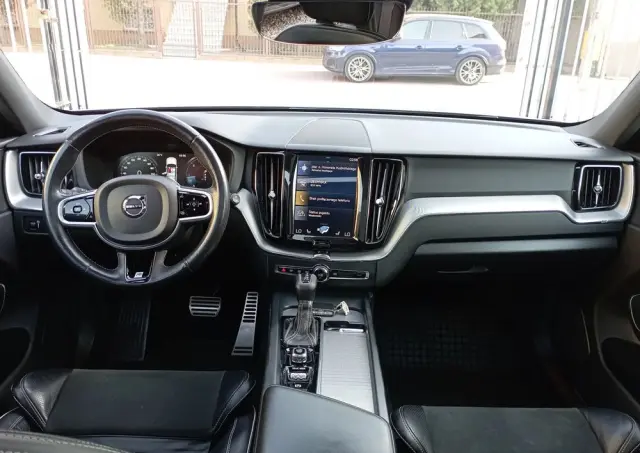VOLVO XC 60 D5 AWD R-Design