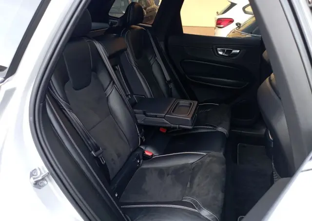 VOLVO XC 60 D5 AWD R-Design