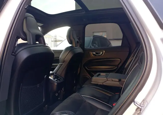 VOLVO XC 60 D5 AWD R-Design
