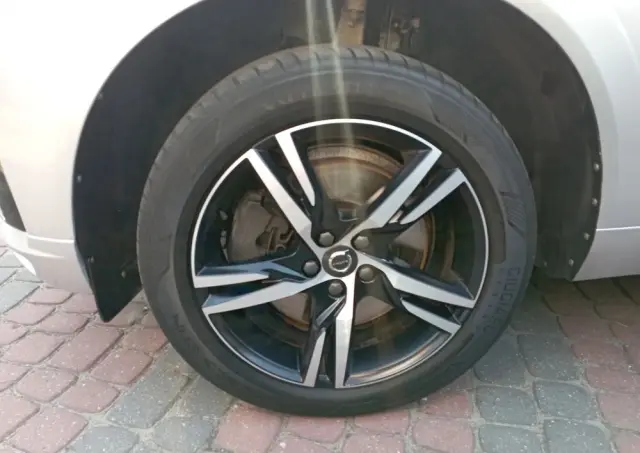 VOLVO XC 60 D5 AWD R-Design