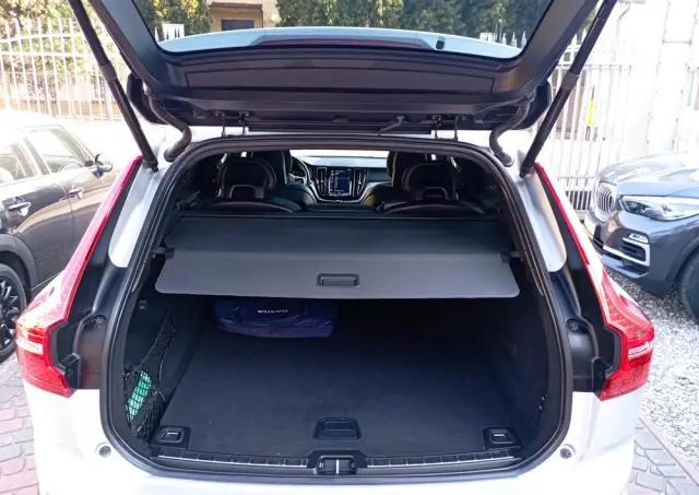 VOLVO XC 60 D5 AWD R-Design