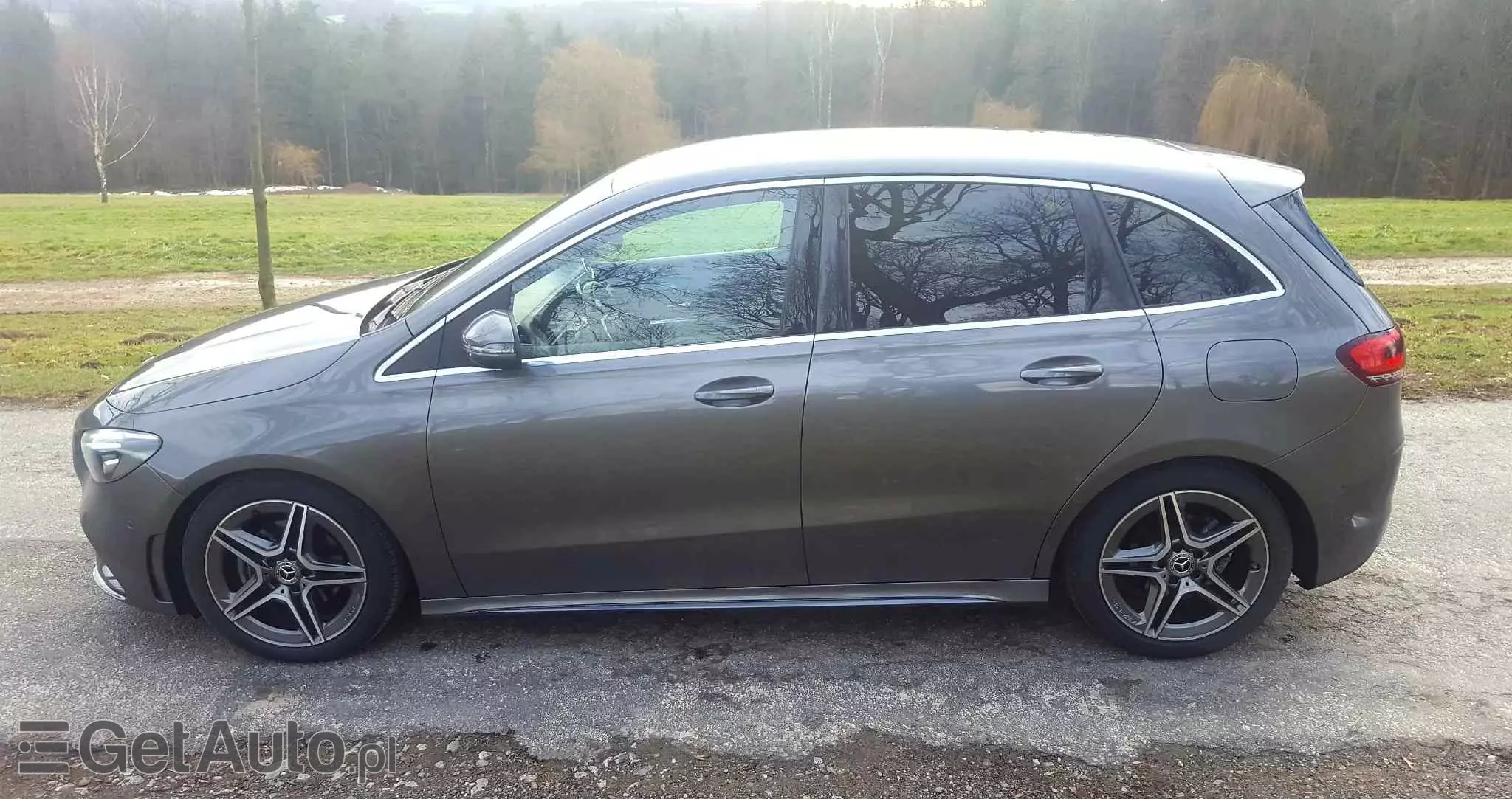 MERCEDES-BENZ Klasa B 180 d 7G-DCT AMG Line