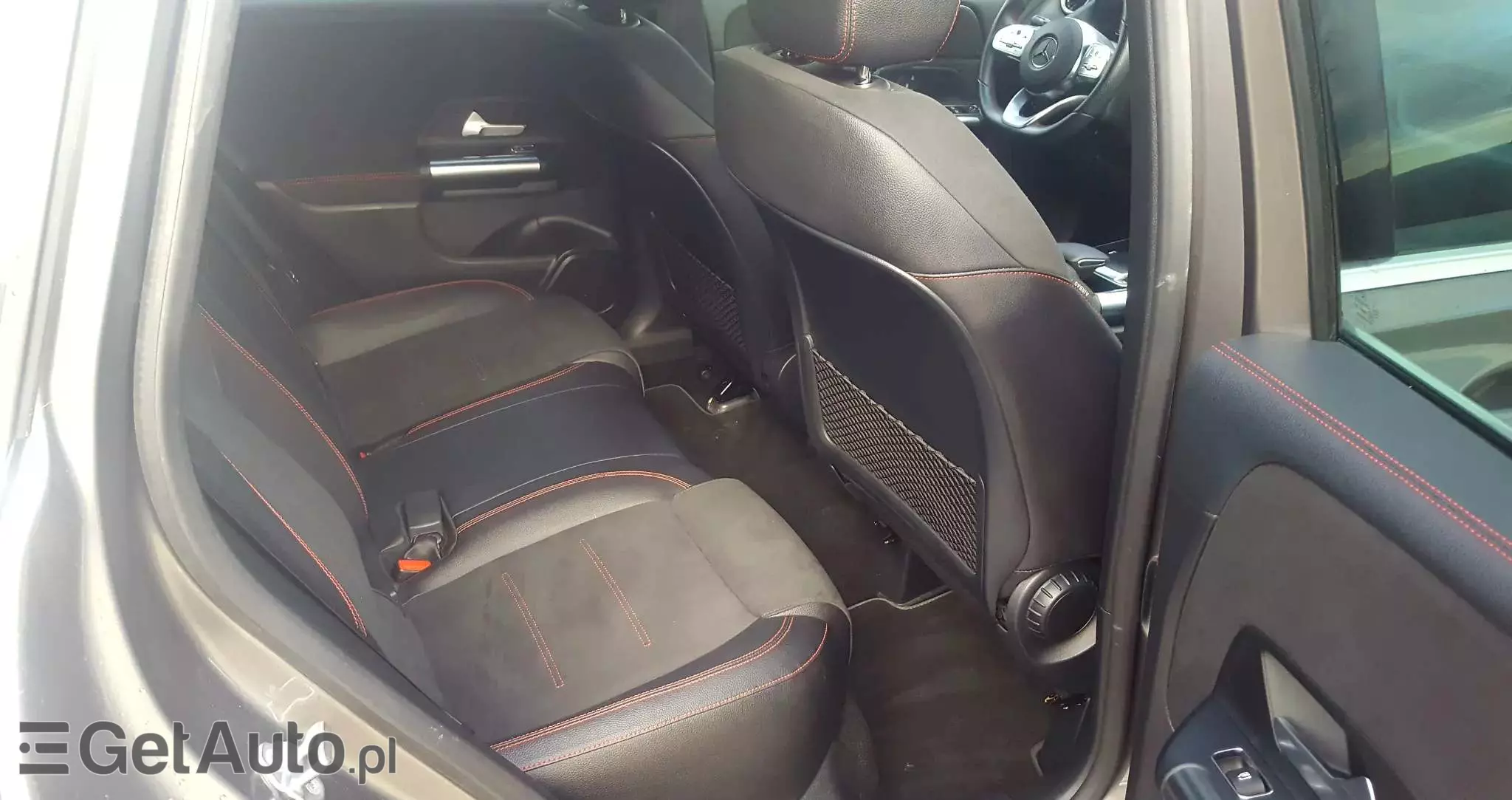 MERCEDES-BENZ Klasa B 180 d 7G-DCT AMG Line