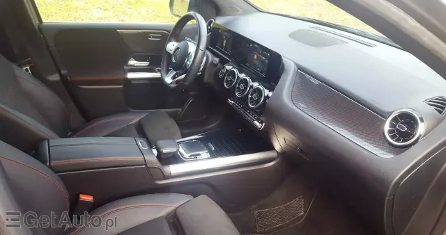 MERCEDES-BENZ Klasa B 180 d 7G-DCT AMG Line