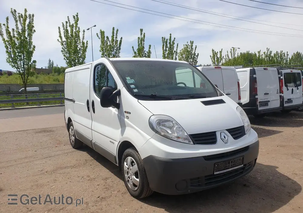 RENAULT Trafic 