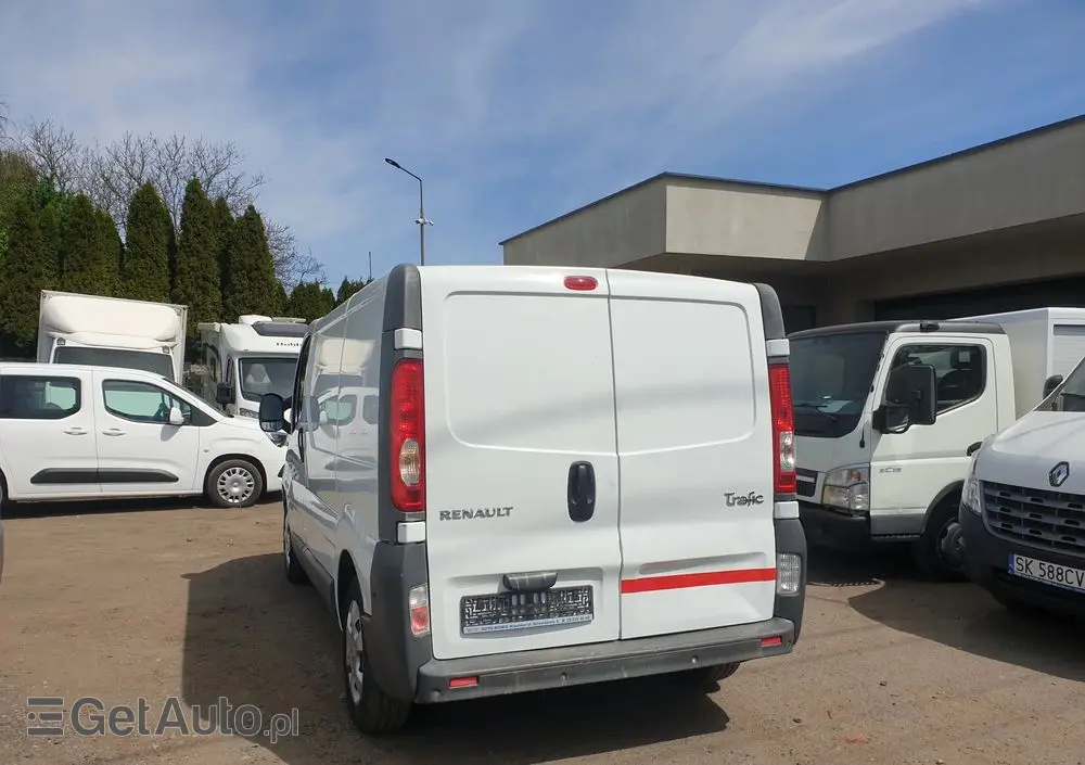 RENAULT Trafic 
