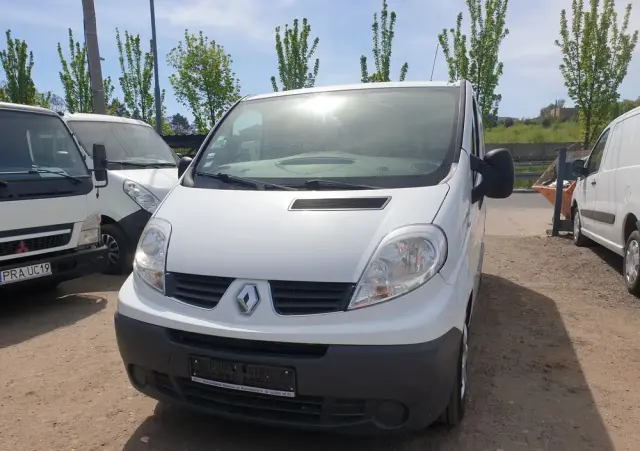 RENAULT Trafic 