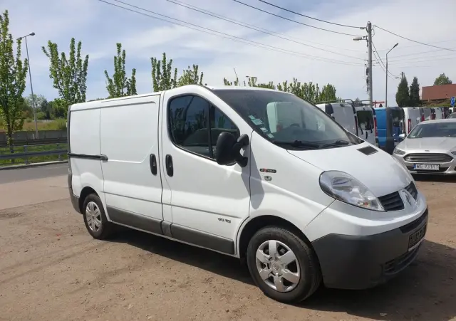 RENAULT Trafic 