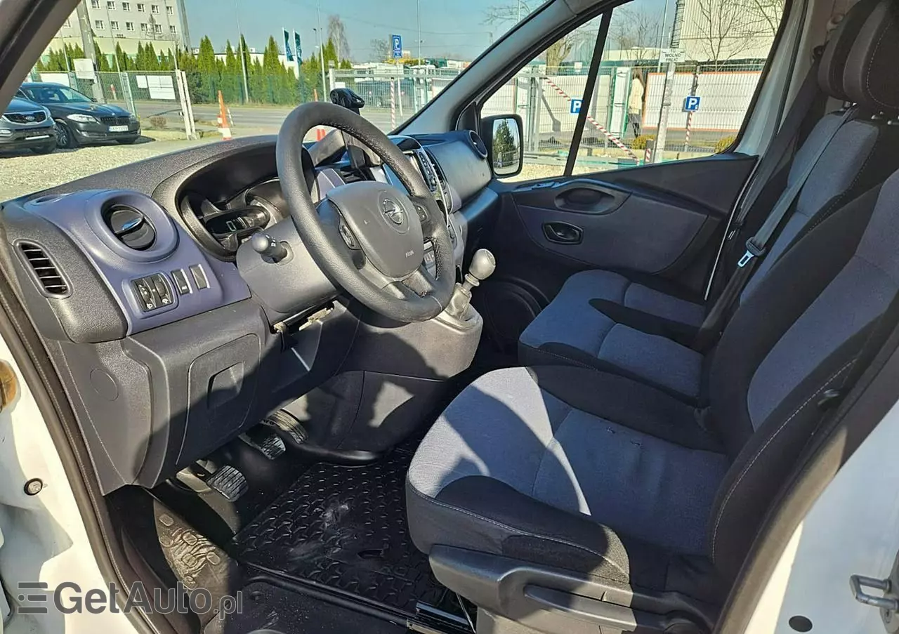 OPEL Vivaro 