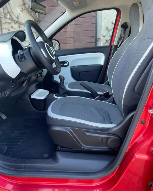 RENAULT Twingo 