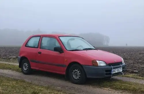 TOYOTA Starlet 