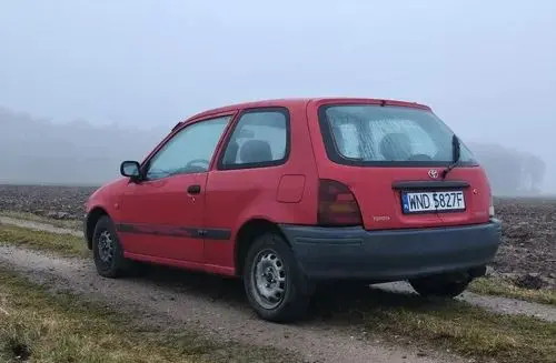 TOYOTA Starlet 