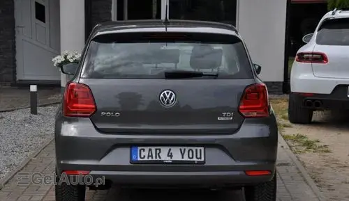 VOLKSWAGEN Polo 