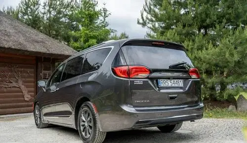 CHRYSLER Pacifica 