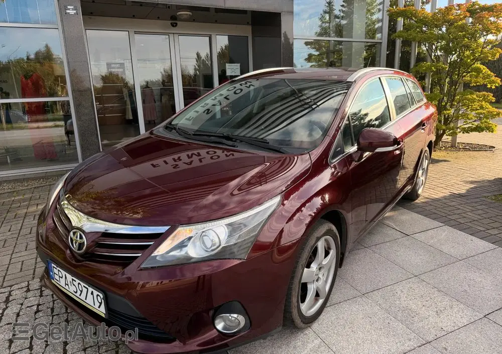 TOYOTA Avensis 1.8 Multidrive S Executive