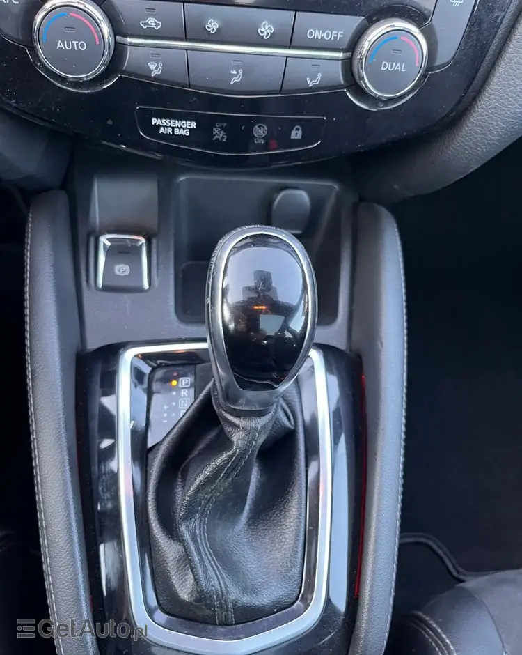 NISSAN Qashqai 1.6 dCi Xtronic TEKNA+