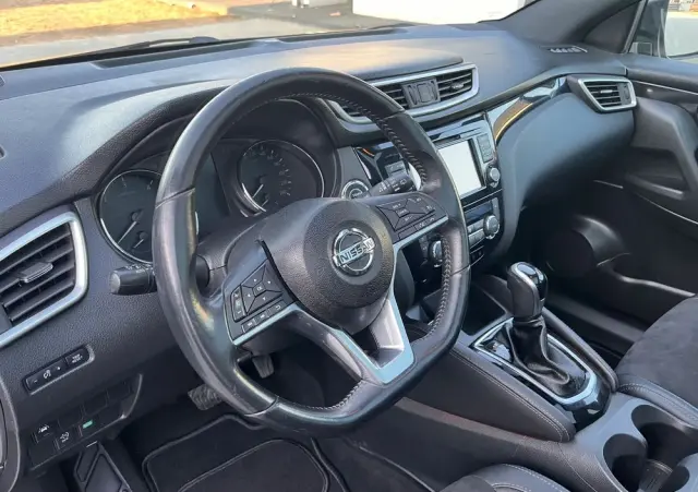 NISSAN Qashqai 1.6 dCi Xtronic TEKNA+