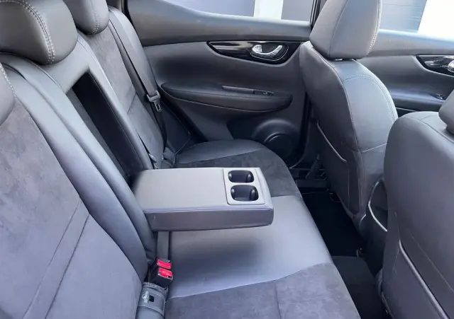 NISSAN Qashqai 1.6 dCi Xtronic TEKNA+