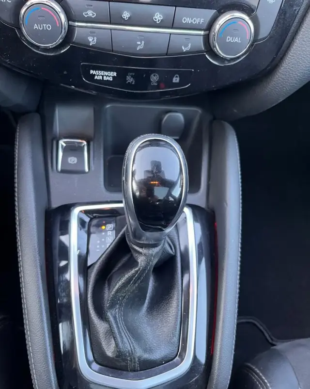 NISSAN Qashqai 1.6 dCi Xtronic TEKNA+