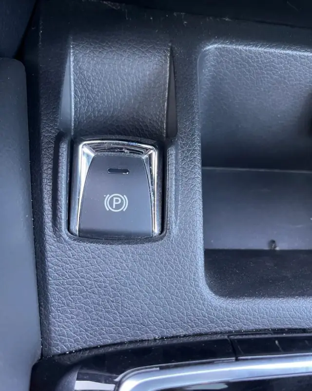 NISSAN Qashqai 1.6 dCi Xtronic TEKNA+