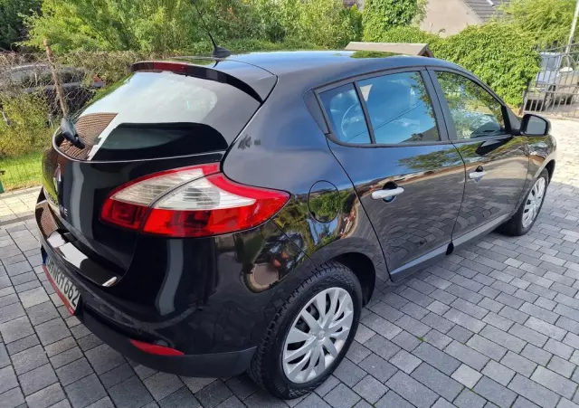 RENAULT Megane 1.6 16V 100 TomTom Edition