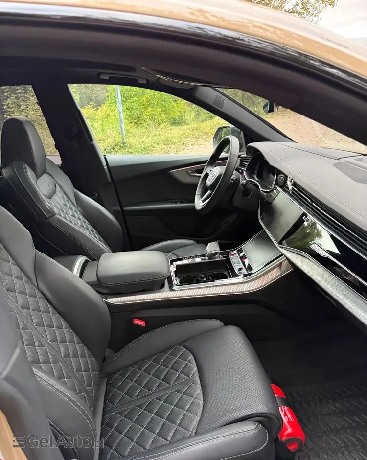 AUDI SQ8 