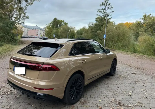 AUDI SQ8 