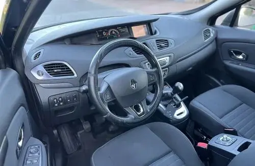 RENAULT Grand Scenic 
