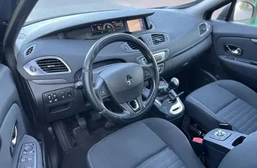 RENAULT Grand Scenic 