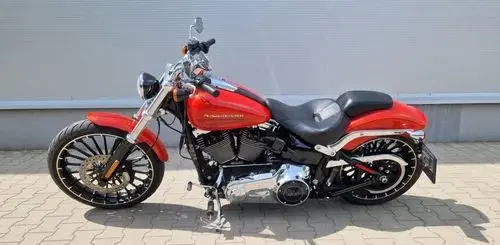 HARLEY-DAVIDSON FXSB Breakout 
