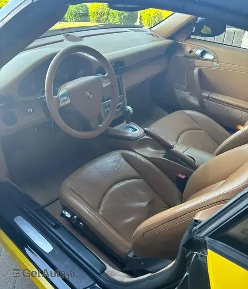 PORSCHE 911 Carrera 