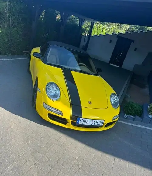 PORSCHE 911 Carrera 