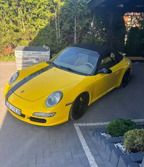 PORSCHE 911 Carrera 