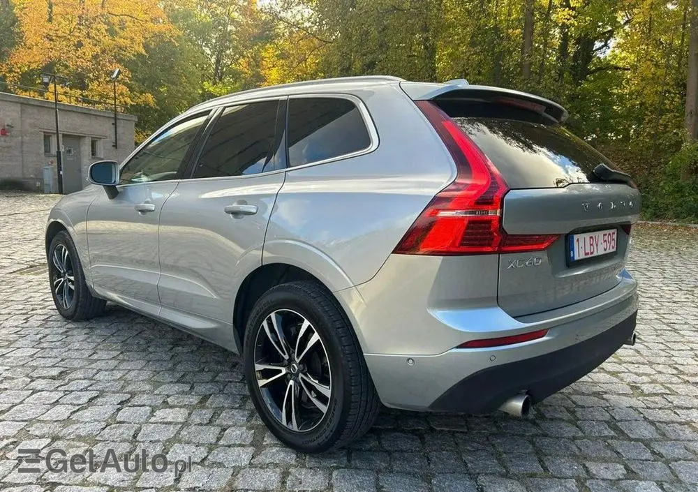 VOLVO XC 60 T6 AWD Momentum