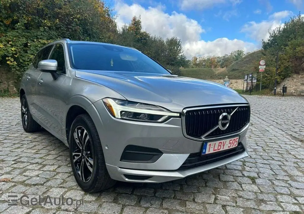 VOLVO XC 60 T6 AWD Momentum