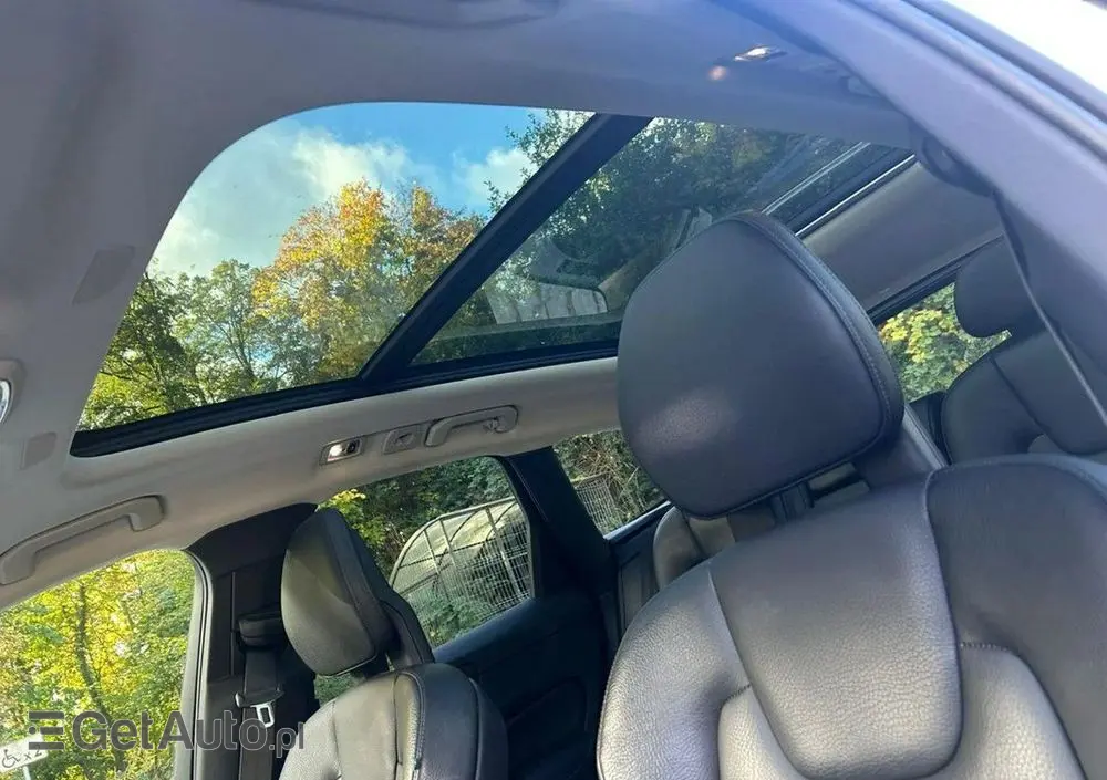 VOLVO XC 60 T6 AWD Momentum