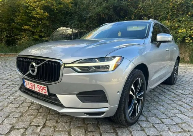 VOLVO XC 60 T6 AWD Momentum
