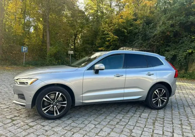 VOLVO XC 60 T6 AWD Momentum
