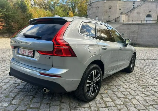 VOLVO XC 60 T6 AWD Momentum