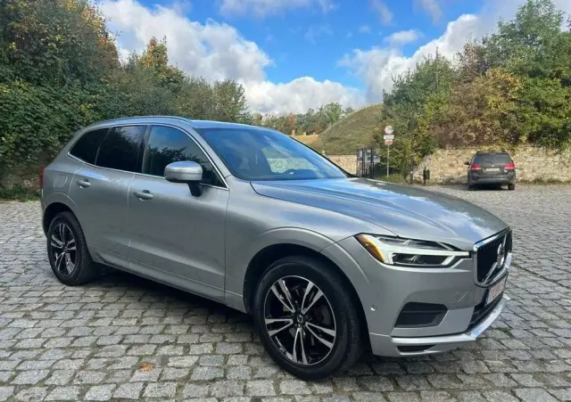 VOLVO XC 60 T6 AWD Momentum