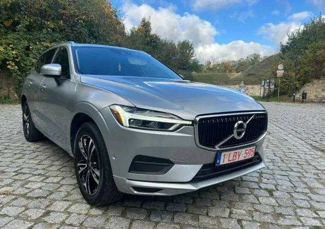 VOLVO XC 60 T6 AWD Momentum