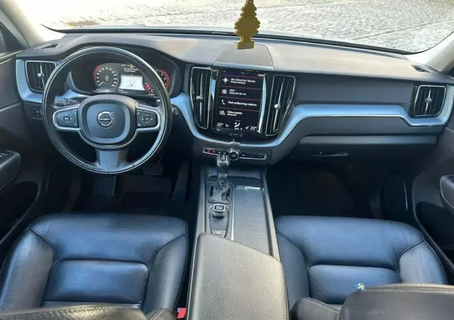 VOLVO XC 60 T6 AWD Momentum