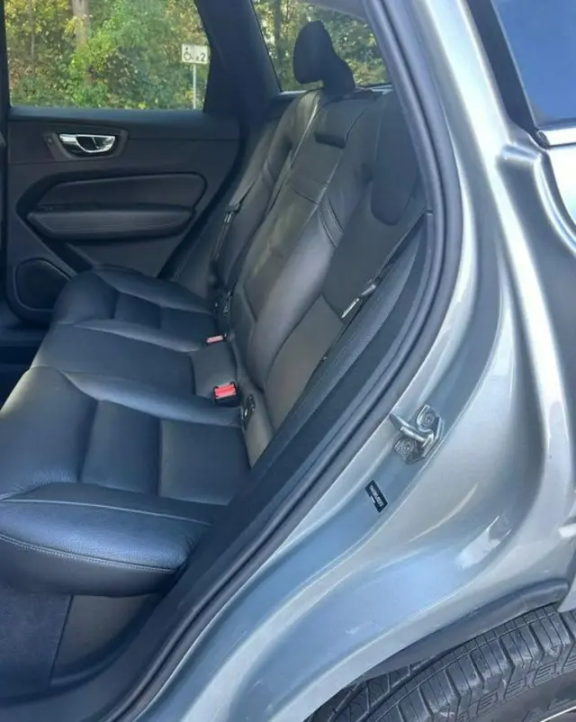 VOLVO XC 60 T6 AWD Momentum