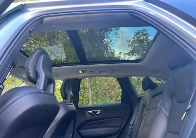 VOLVO XC 60 T6 AWD Momentum