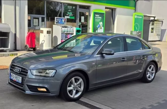 AUDI A4 