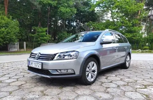 VOLKSWAGEN Passat Alltrack 