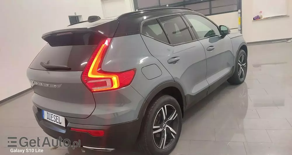 VOLVO XC 40 D3 R-Design