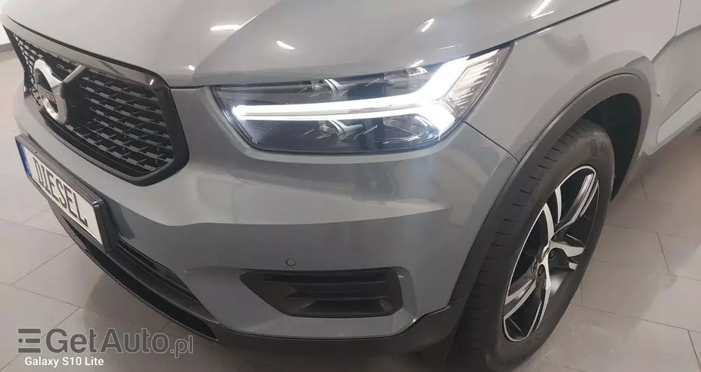 VOLVO XC 40 D3 R-Design